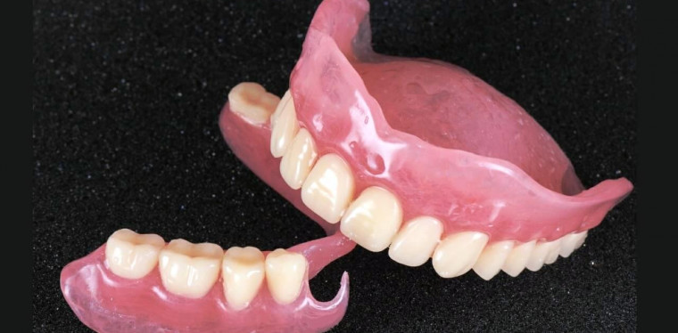 Акция полные съемные и частичные съемные протезы Acry Free. 